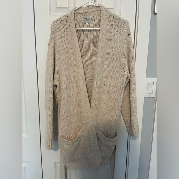 “Plush apparel” wrap in beige - never worn - Picture 4 of 6